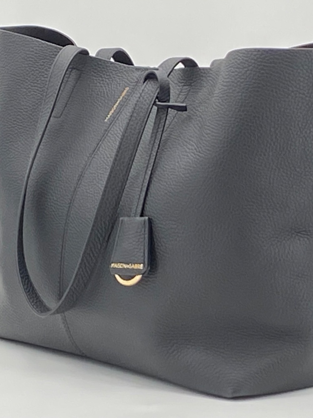 👜 MAISON de SABRÉ LEATHER TOTE BAG – BLACK – GOLD HARDWARE – NEW - Picture 3 of 9
